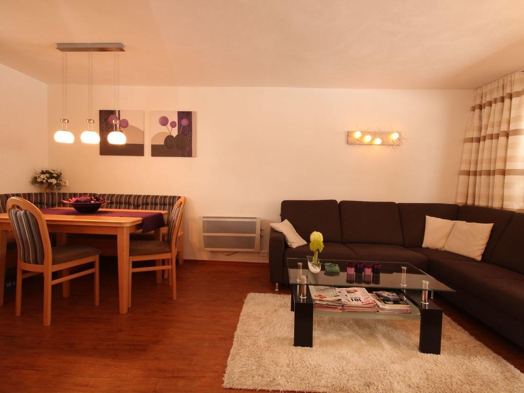 Boutique Apartment In Brixen With Mountain View Brixen im Thale Bagian luar foto